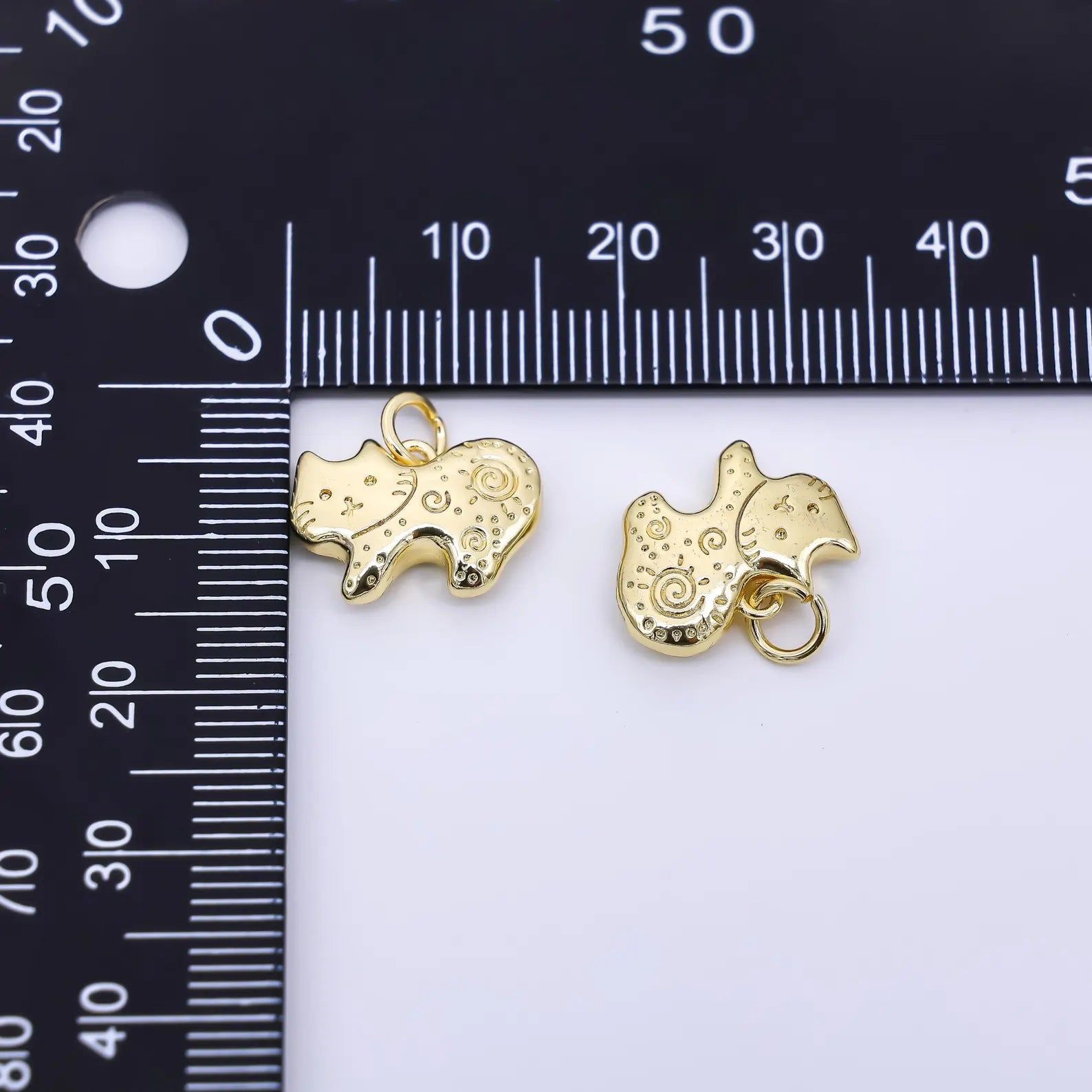 Engraved Cat Charm